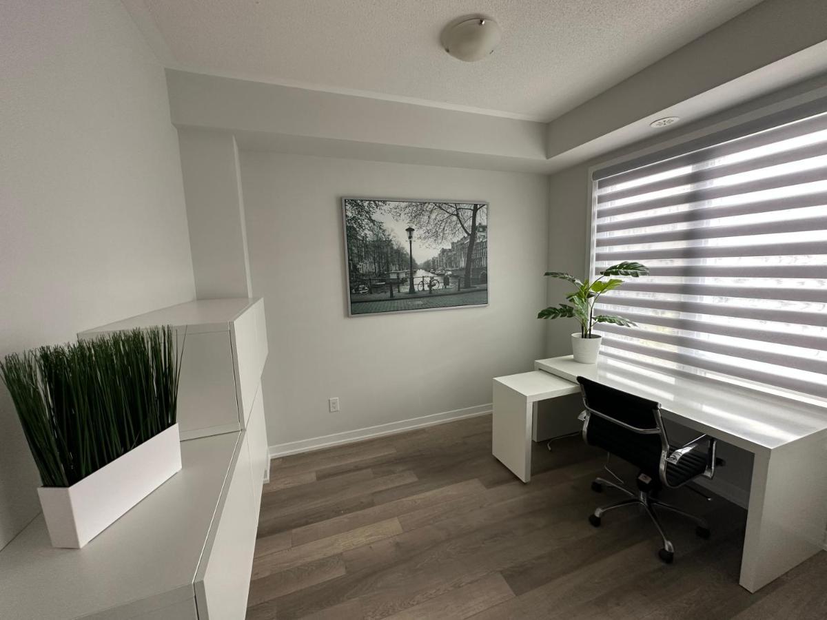 Modern Townhouse, Vaughan, Ontario, Canada Esterno foto