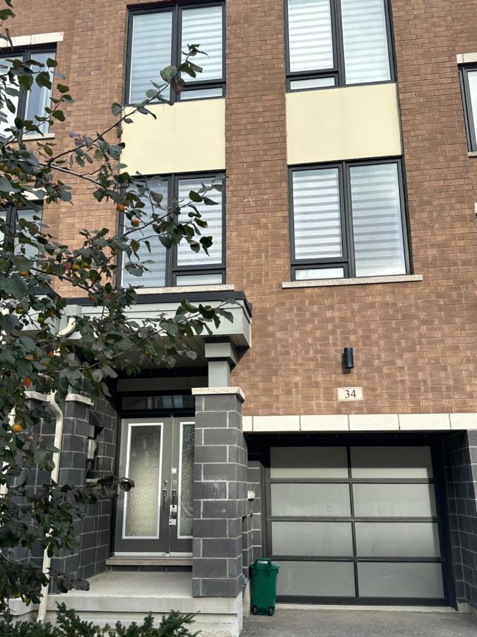 Modern Townhouse, Vaughan, Ontario, Canada Esterno foto
