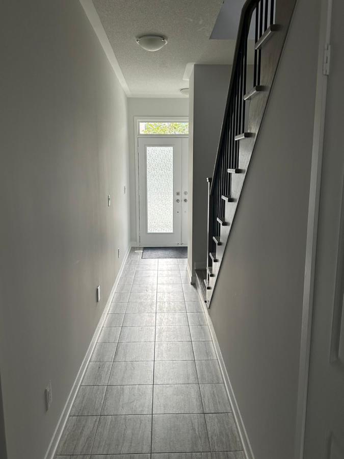 Modern Townhouse, Vaughan, Ontario, Canada Esterno foto